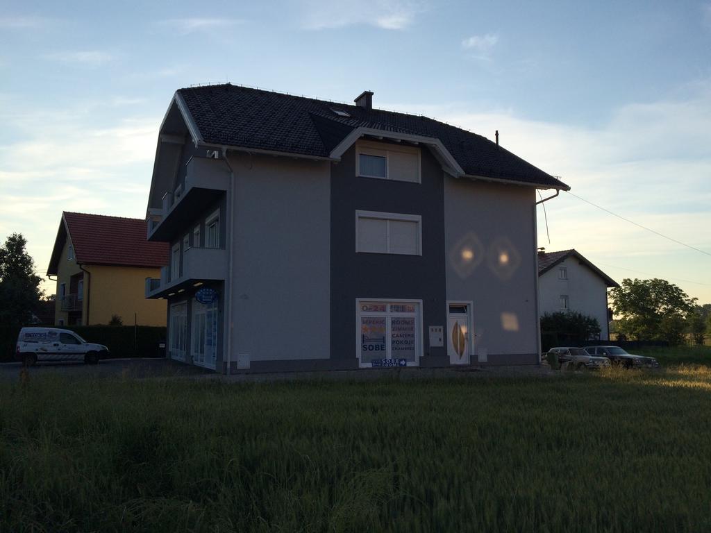 Guest House Seperic Jastrebarsko Exterior photo